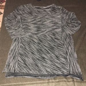 3 quarter sleeve heather gray knit top/sweater